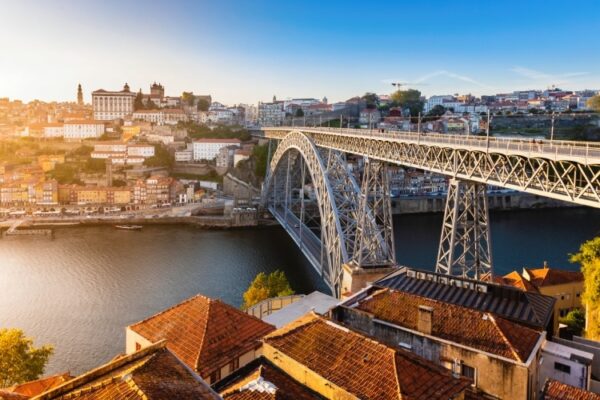 Apartamento para alugar em Porto, Portugal: custos e documentos