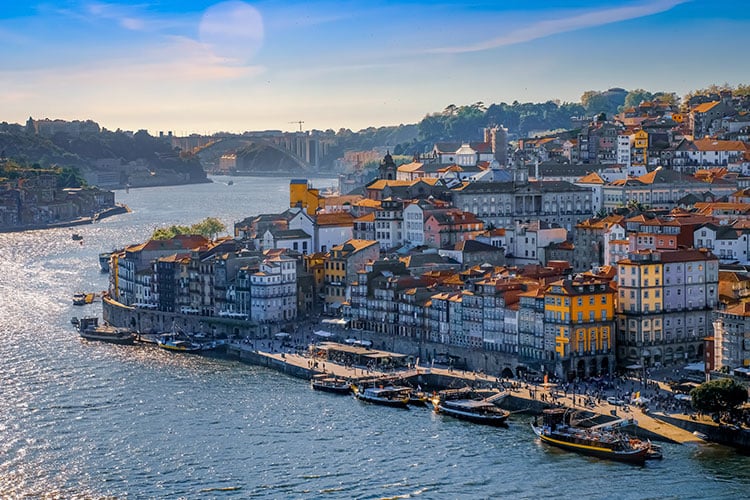 Como morar em Portugal em 2023: Guia completo e Atualizado