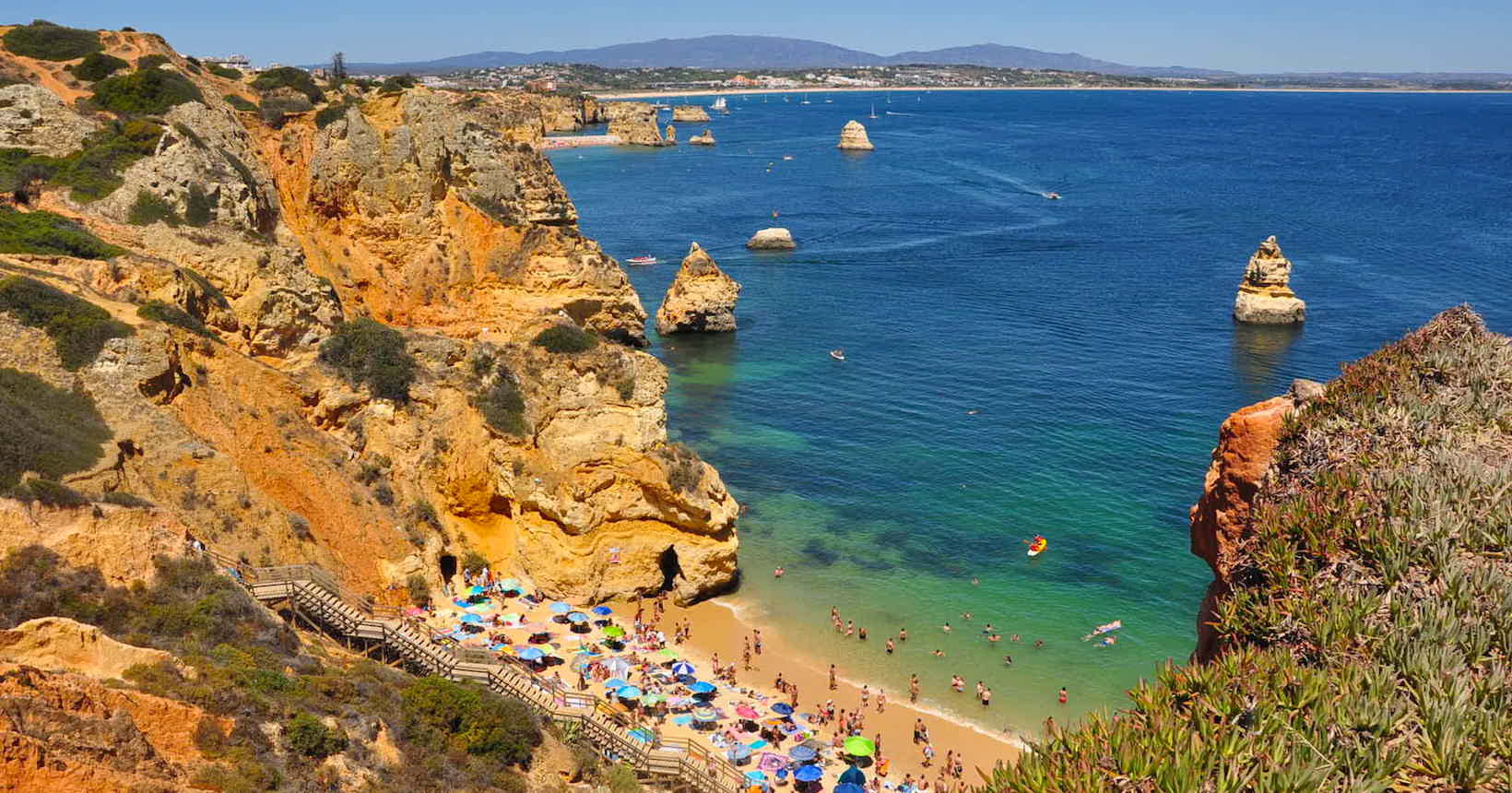 As 10 melhores praias do Algarve (Portugal) – e dicas de hotéis para uma estadia perfeita!